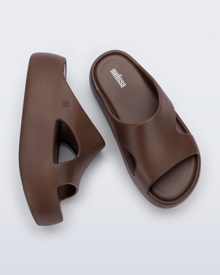 Melissa Free Cut Out Platform - Bronze
